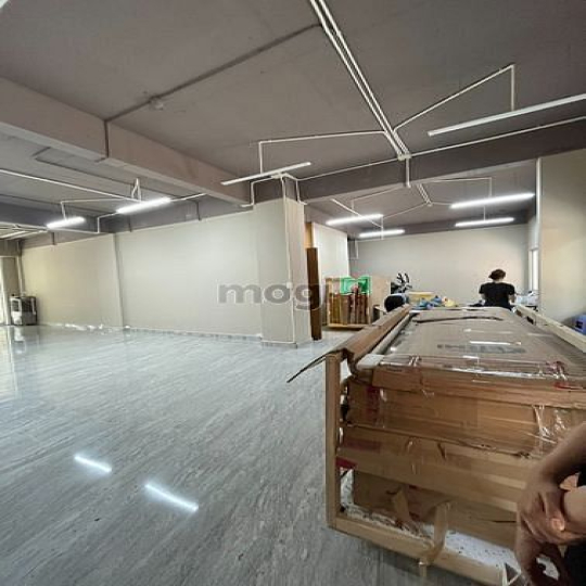 Duy Nhất Hầm - Trệt - Lầu Giá Chỉ 2800$ - Vị Trí Đẹp Nhất - Trống Suốt