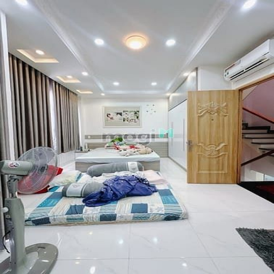 Bán nhà 4 tầng 6x11m trung tâm Q4 hẻm 1 sẹt không quy hoạch chỉ 7.2 tỷ