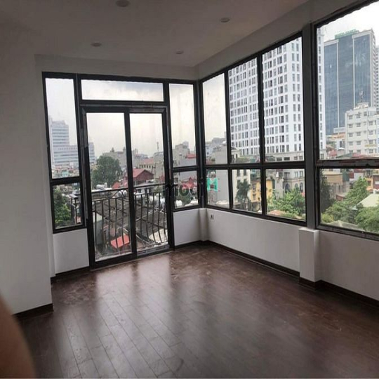 8T thang máy ôtô đỗ Phố Thái Thịnh Đống Đa 33m MT5,5m giá 8.3 tỷ.