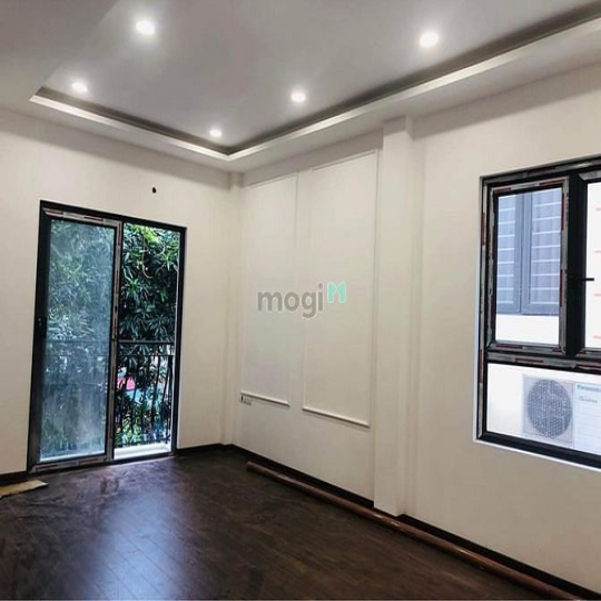 8T thang máy ôtô đỗ Phố Thái Thịnh Đống Đa 33m MT5,5m giá 8.3 tỷ.
