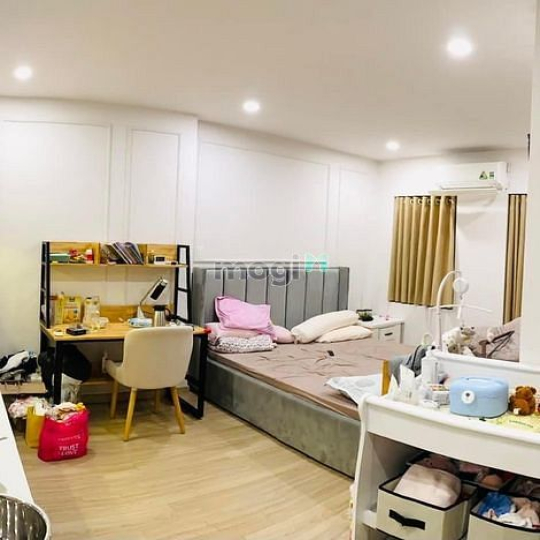 Bán nhà Huỳnh Văn Bánh 5m x 14M, 3 tấm tặng nội thất đẹp chỉ 7.3 tỷ