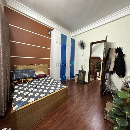 Bán Nhà Kim Giang DT 42m2 **5Tầng-Nhà Đẹp-Lô Góc 3 Thoáng Ở Ngay