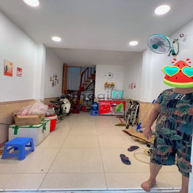 Cho thuê nhà ngay chợ. Kinh doanh buôn bán. Giá chỉ 12 triệu.