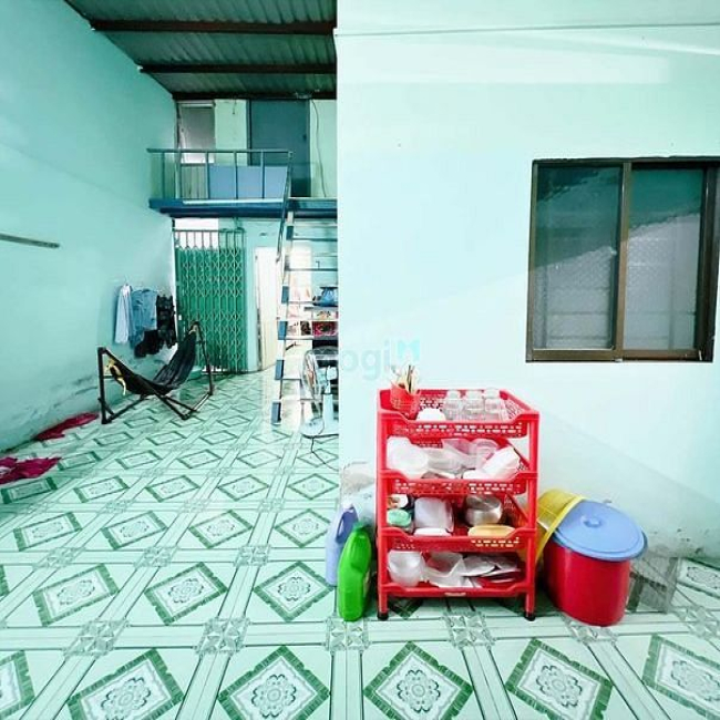 Bán nhà cũ 2 tầng. 73m2. Tiện mua về xây căn hộ dịch vụ hoặc phòng trọ
