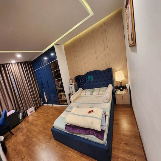 Cho Thuê Nhà Nguyên Căn Tại Quận 4 Oto Đậu Trước Nhà 4x16 Trệt 2 Lầu