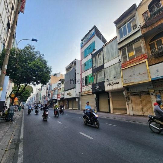 170tr! Cho thuê 2MT trước sau Đ. Hồ Văn Huê Q. PN – 6x30m hầm 7 Lầu TM