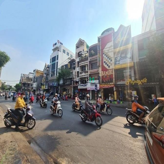 Cho thuê vp MT D2, 4x22 3 tầng 6 phòng giá 60 tr