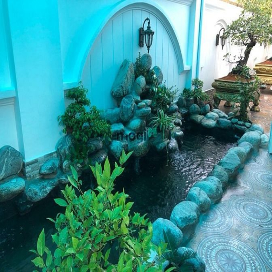 Cho thuê VILLA khu VIP Q2. DT: 800m2. Giá rẻ : 75 triệu. Lh em Khánh