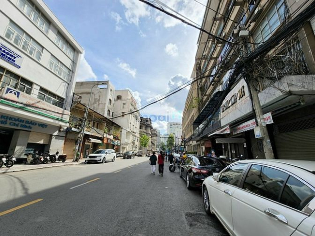 Cho thuê tòa nhà văn phòng ngay nút Hàm Nghi- Hồ Tùng Mậu, Q1,8x11m,9L