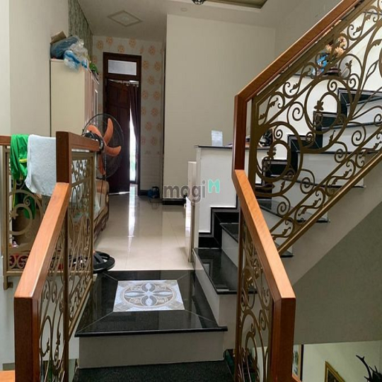 Gấp Bán nhà mặt tiền Dương Quảng Hàm, nhà đẹp, 3 tầng, 90m2, 6.45 tỷ