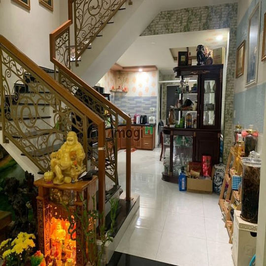Gấp Bán nhà mặt tiền Dương Quảng Hàm, nhà đẹp, 3 tầng, 90m2, 6.45 tỷ