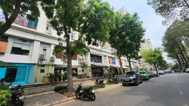 bán gấp giá rẻ shop sky garden 3, 115m2, trệt, lửng, phú mỹ hưng, Q.7