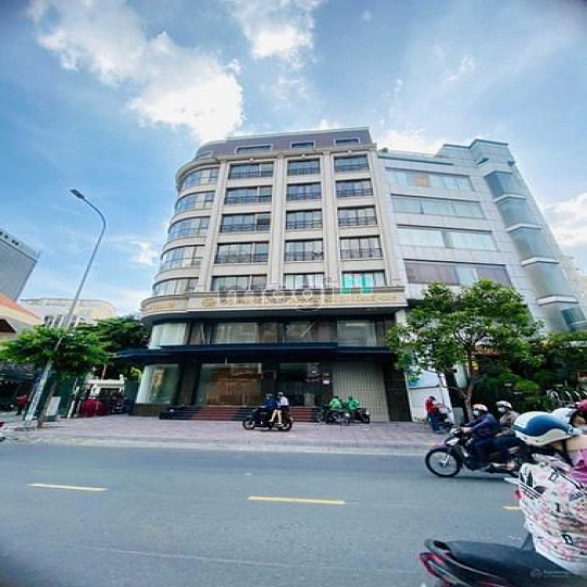Toà Nhà Góc 2 MT Đỗ Xuân Hợp  Q.9 - 12x36m - Hầm 7 Tầng- 200tr/tháng.