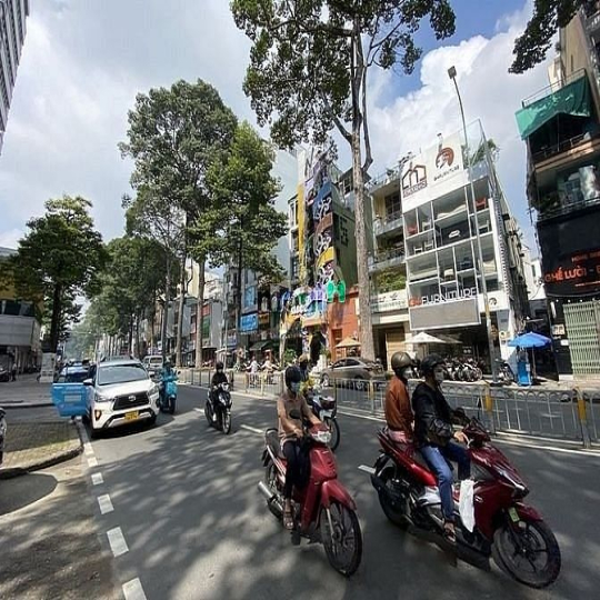 Góc 2MT Nguyễn Thị Minh Khai - Ngang 8m - 4 Tâng TM Giá chỉ 100tr