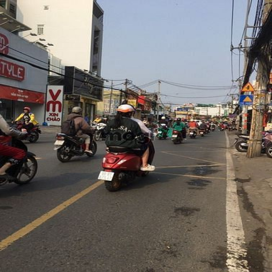 Cho Thuê Mặt Bằng Kinh Doanh Đường Lê Văn Việt, dt : 7.3 x 18, suốt