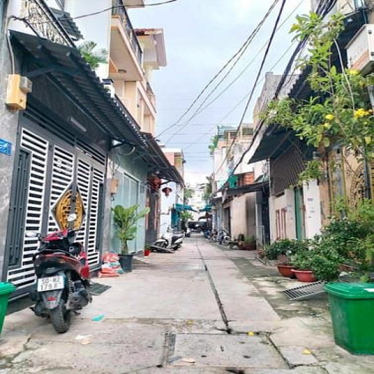 Bán nhà  XH đường Gò xoài - Bình Tân- Nhà mới 2 tầng, 2PN giá rẻ