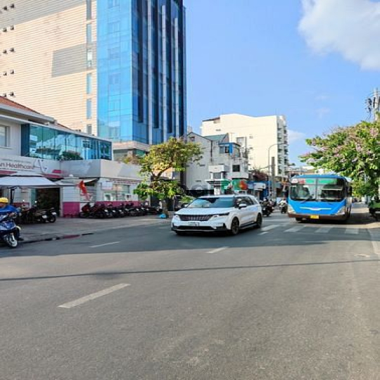 Bán nhà góc 2 mặt tiền Nguyễn Đình Chiểu P.4 Q.3 ngang 8m Giá 43 Tỷ
