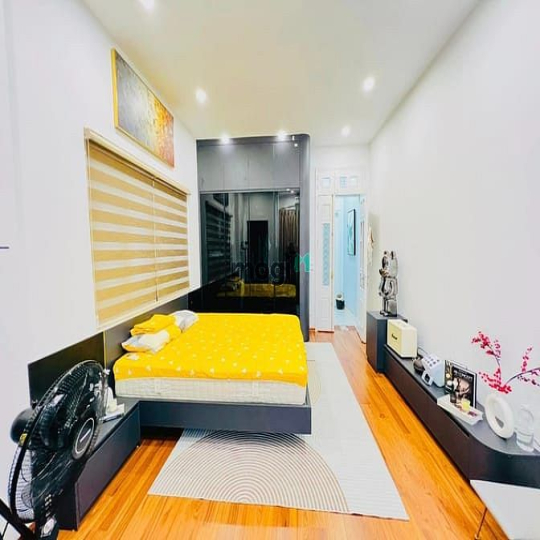 Bán nhà đẹp Quan Nhân. 41m2, 5 tầng, 3 thoáng, 9.5 tỷ