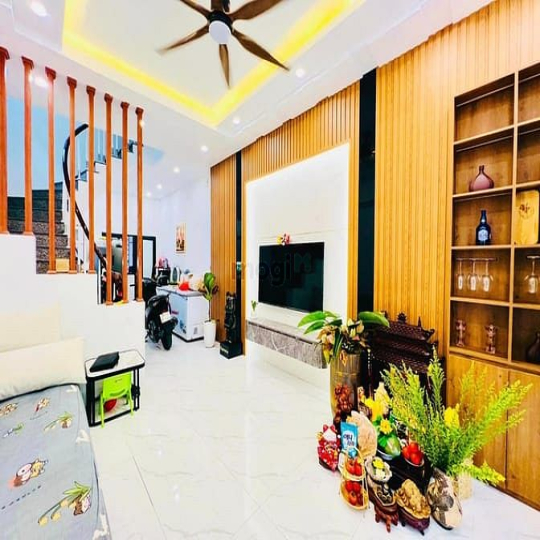 Bán nhà đẹp Quan Nhân. 41m2, 5 tầng, 3 thoáng, 9.5 tỷ
