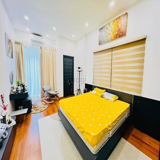 Bán nhà đẹp Quan Nhân. 41m2, 5 tầng, 3 thoáng, 9.5 tỷ