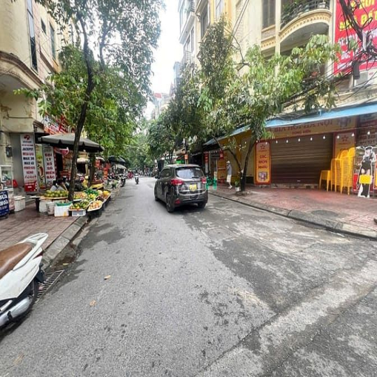 HIẾM : 4T -62m phân lô , oto vào - vài bước ra phố , tiện ích bạt ngàn