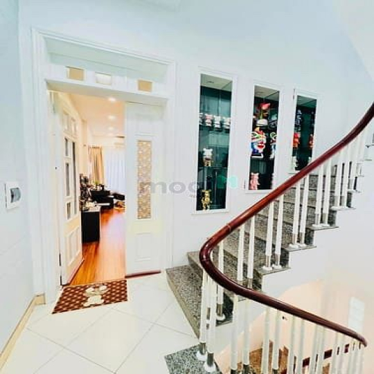 Bán nhà đẹp Quan Nhân. 41m2, 5 tầng, 3 thoáng, 9.5 tỷ