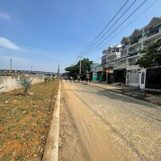 MTKD view sông Q8 ngang 20m dt 1560m2 tiện xây mới giá đầu tư 77 tỷ TL