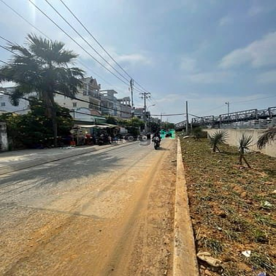 MTKD view sông Q8 ngang 20m dt 1560m2 tiện xây mới giá đầu tư 77 tỷ TL