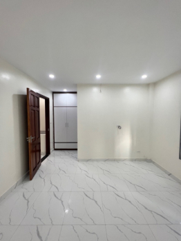 Bán nhà 4 tầng mới xây, trung tâm quận Thanh Trì
