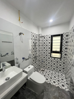 Bán nhà 4 tầng mới xây, trung tâm quận Thanh Trì