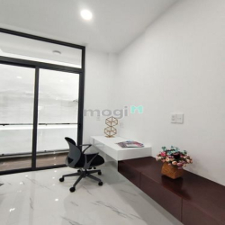 Bán nhà MT: 184/1B Lý Chính Thắng, phường 9, Quận 3