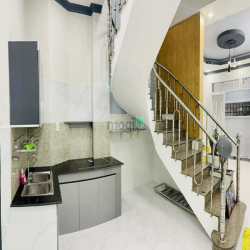 Chỉ 4 tỷ65 - 40M2 - 2PN - Nhà Mới Đẹp, Hẻm Xe Máy, Gần MT XVNT P.26 BT