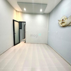 Chỉ 4 tỷ65 - 40M2 - 2PN - Nhà Mới Đẹp, Hẻm Xe Máy, Gần MT XVNT P.26 BT