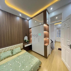 Nhà đẹp ở ngay – Phố Thuỵ Khuê – 51m2x5T dân xây, gần ÔTÔ – Nhỉnh 6 Tỷ