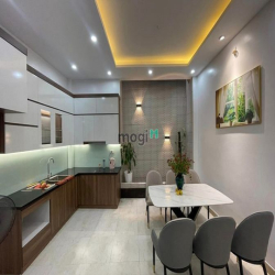 Nhà đẹp ở ngay – Phố Thuỵ Khuê – 51m2x5T dân xây, gần ÔTÔ – Nhỉnh 6 Tỷ