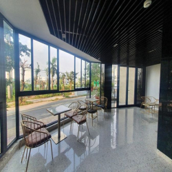 Mặt bằng tầng trệt 100m2, giá 100 nghìn/m2 hợp mở quán cafe, showroom