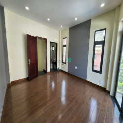 Nhà Mặt Tiền Hồ Biểu Chánh Phú Nhuận 4 Tầng Diện Tích 36M2 Giá 7.4 Tỷ.