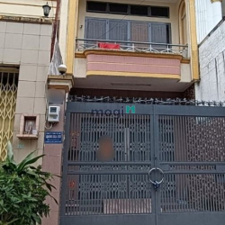 Cho thuê nhà 1 trệt 2 lầu đường nội bộ khu Tên Lửa