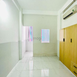 Khai Trương Phòng Mới Xây Sẵn Máy Lạnh Ban Công Riêng Siêu Thoáng