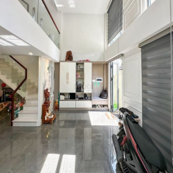 Bán nhanh Góc 2 mặt tiền Phan Văn Trị  66m2, 5 tầng xây mới CHỈ 9,8 tỷ
