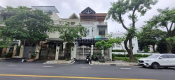 Cho thuê Biệt thự sân vườn Phú Mỹ, quận 7, 11x28, nhà đẹp