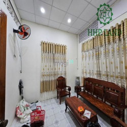 Cho thuê nhà cách đường Hà Huy Giáp 150m2