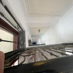Cho thuê nhà mặt phố TRUNG KÍNH, DT 90m2x9 tầng, MT 6.5m, Giá 200tr