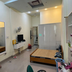 Nhà đẹp ngõ Thịnh Quang, giá 5.9 tỷ, hơn 46m2x5T, ẢNH THẬT