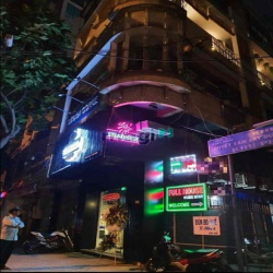 Lounge góc 2MT Lê Lai, Bến Thành, Q1. Dt: 4x20m, Kc: trệt 1 lầu