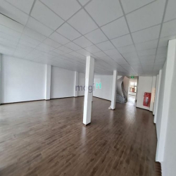 Cho thuê nhà mặt phố Hoàng Cầu, 240m2, 8T view hồ, showroom, vp...