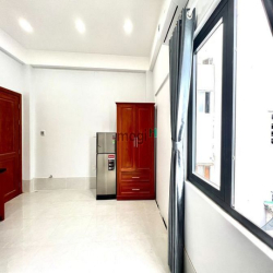 Phòng cửa sổ lớn mới toanh ngay Ngã 4 Bảy Hiền - Bệnh Viện Thống Nhất