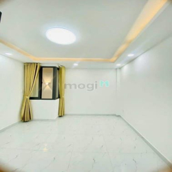 Bán căn nhà đẹp Mới Xây ở Trần Quang Diệu ,P14, Q 3, 70m2, 2tỷ1, SHR