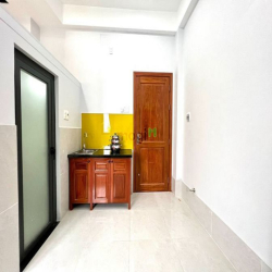 Phòng cửa sổ lớn mới toanh ngay Ngã 4 Bảy Hiền - Bệnh Viện Thống Nhất