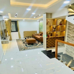 Bán căn nhà đẹp Mới Xây ở Trần Quang Diệu ,P14, Q 3, 70m2, 2tỷ1, SHR